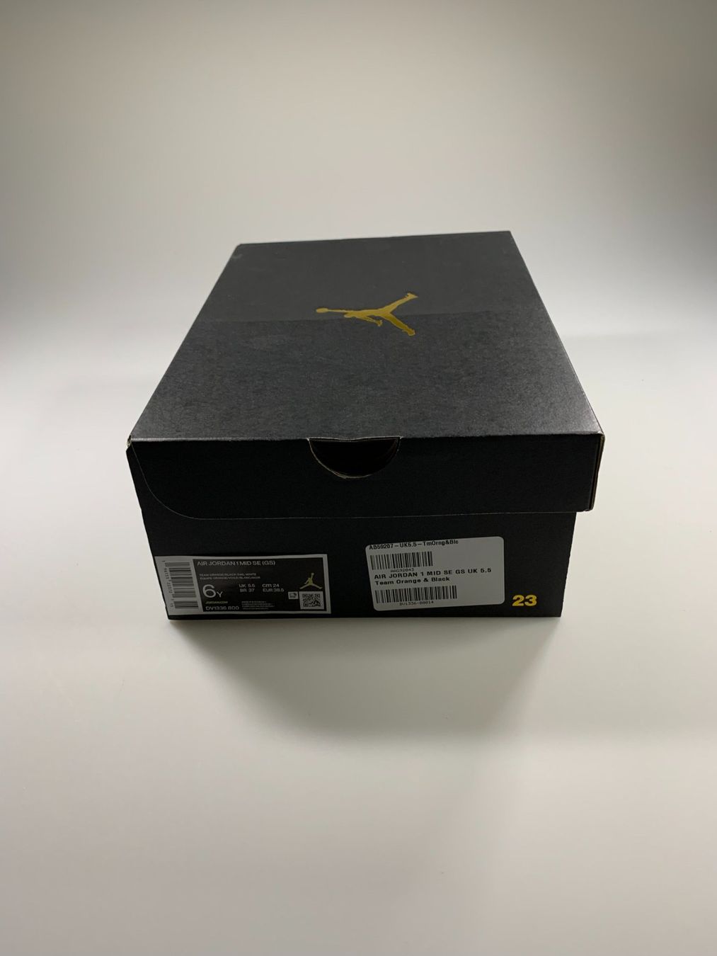 Scarpe da uomo: Jordan 1 Mid SE Suede Orange GS – Nuovo e nell'imballaggio originale da Thörishaus venduto da SnkrsVie 3