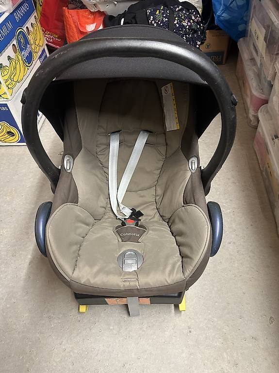 Sièges auto: Maxi Cosi mit Isofix-Station – D'occasion à Appenzell par kris73 3