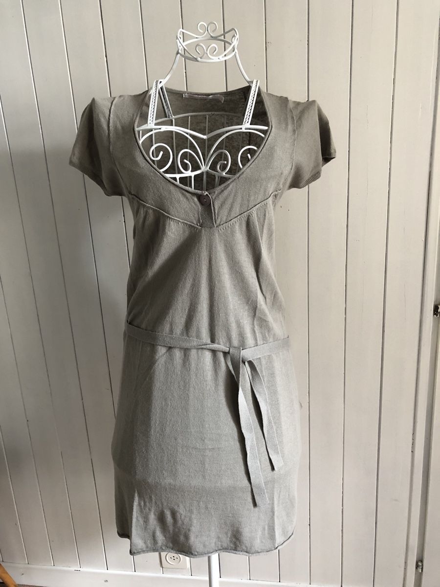 Vestiti: Robe Berenice S, signe peace cousu – Usato da Cuarnens venduto da Sandrine0110