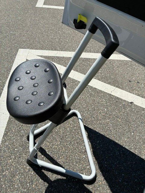 Tabourets: Stehhilfe Stehstuhl – D'occasion à Volketswil par Schnieke 1