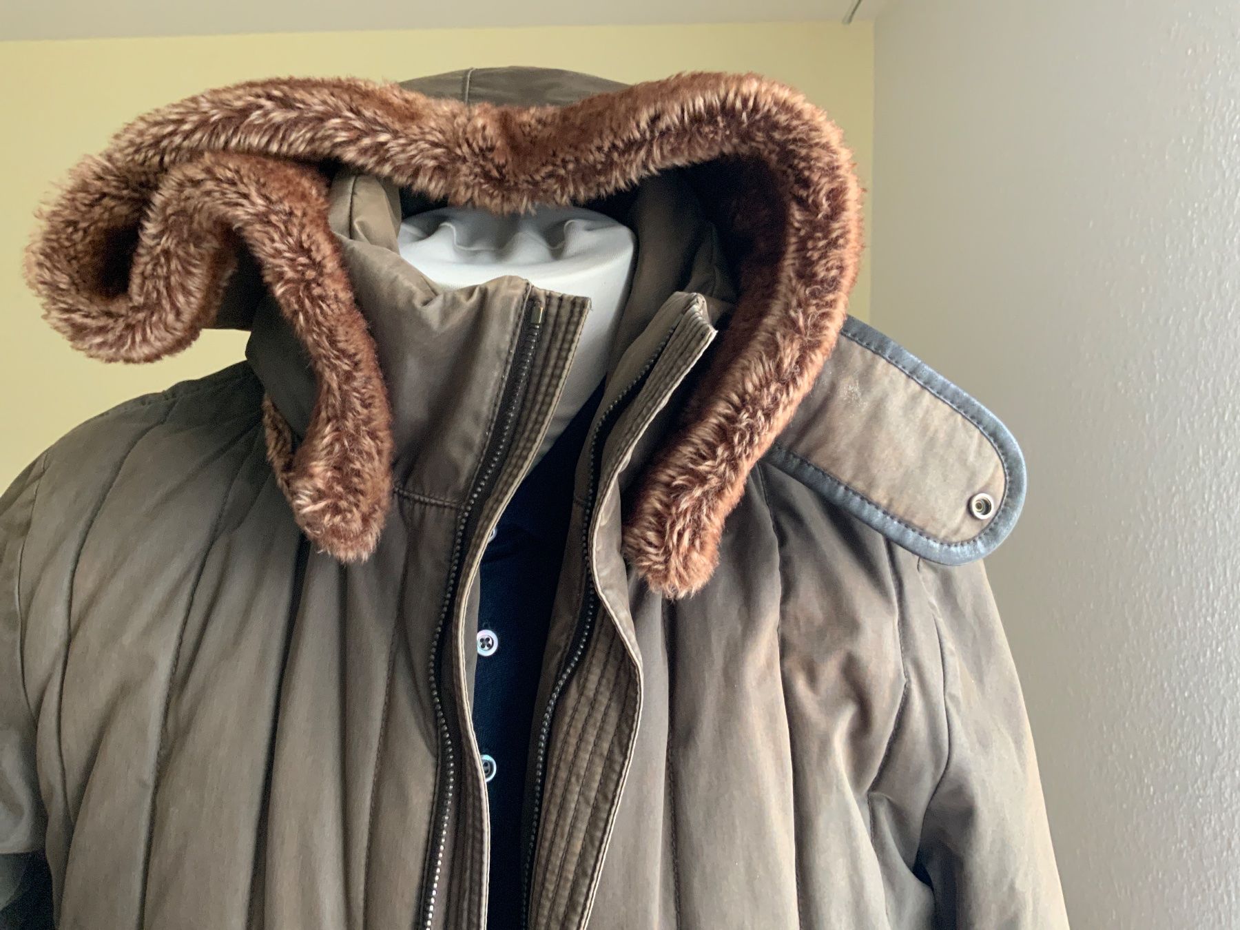 Hugo Boss Cappotti: Boss wintermantel gr 50 – Usato da Langnau am Albis venduto da Judithsebi 1
