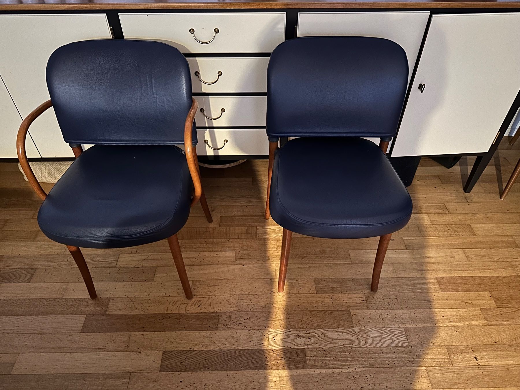 Stühle: 2 Design Lederstuhl – Gebraucht aus Neerach von the_modern_mini