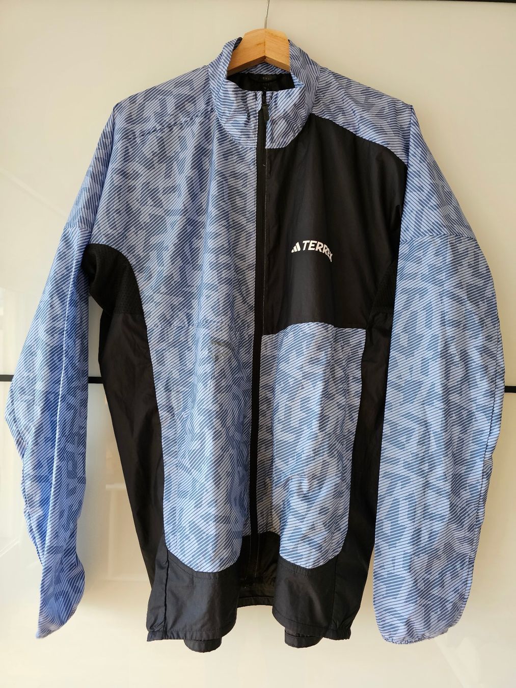 Adidas Giacche: Adidas Terrex Run Wind Jacke L - NEU 120 CHF – Usato da Zürich venduto da Zurich_M