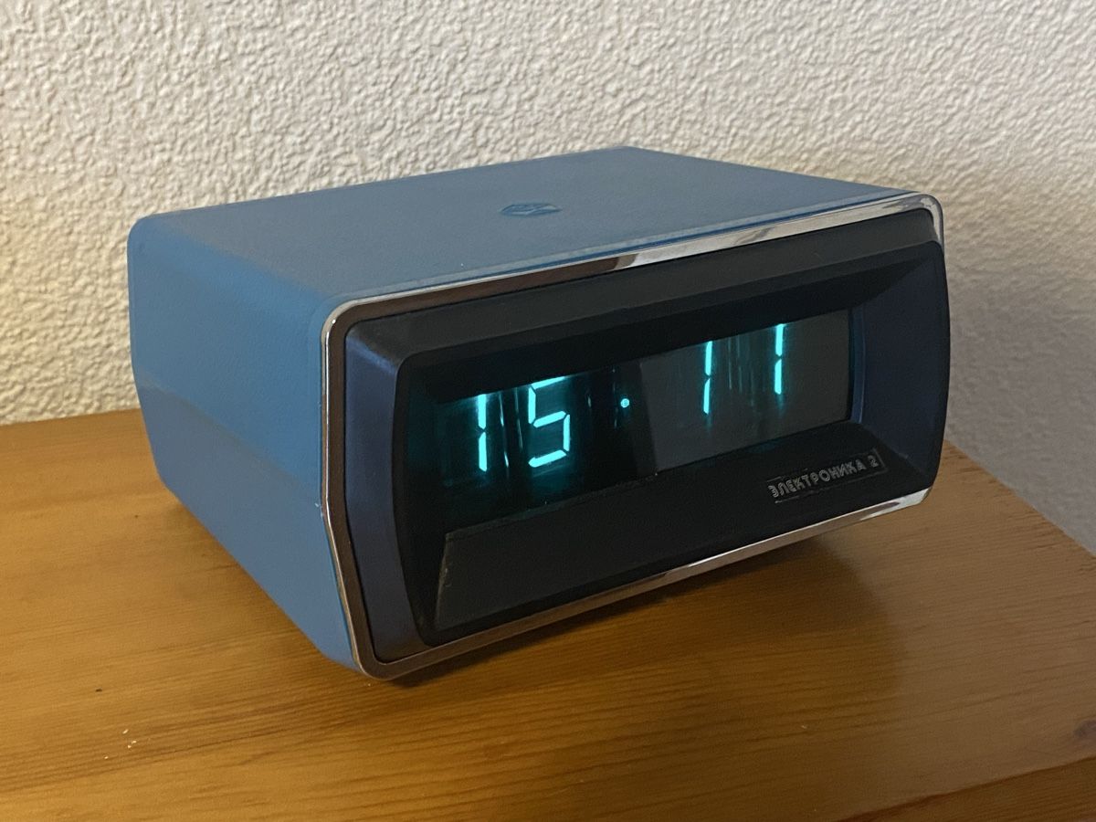CCCP Orologi: Retro UdSSR Elektronika 2 mit blauem Gehäuse – Usato da Grenchen venduto da Vintagewatchoverdose