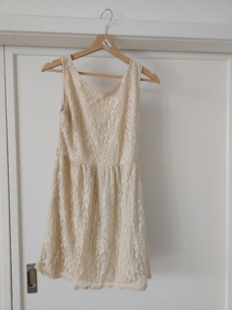 Kleid Spitze creme ärmellos Grösse S