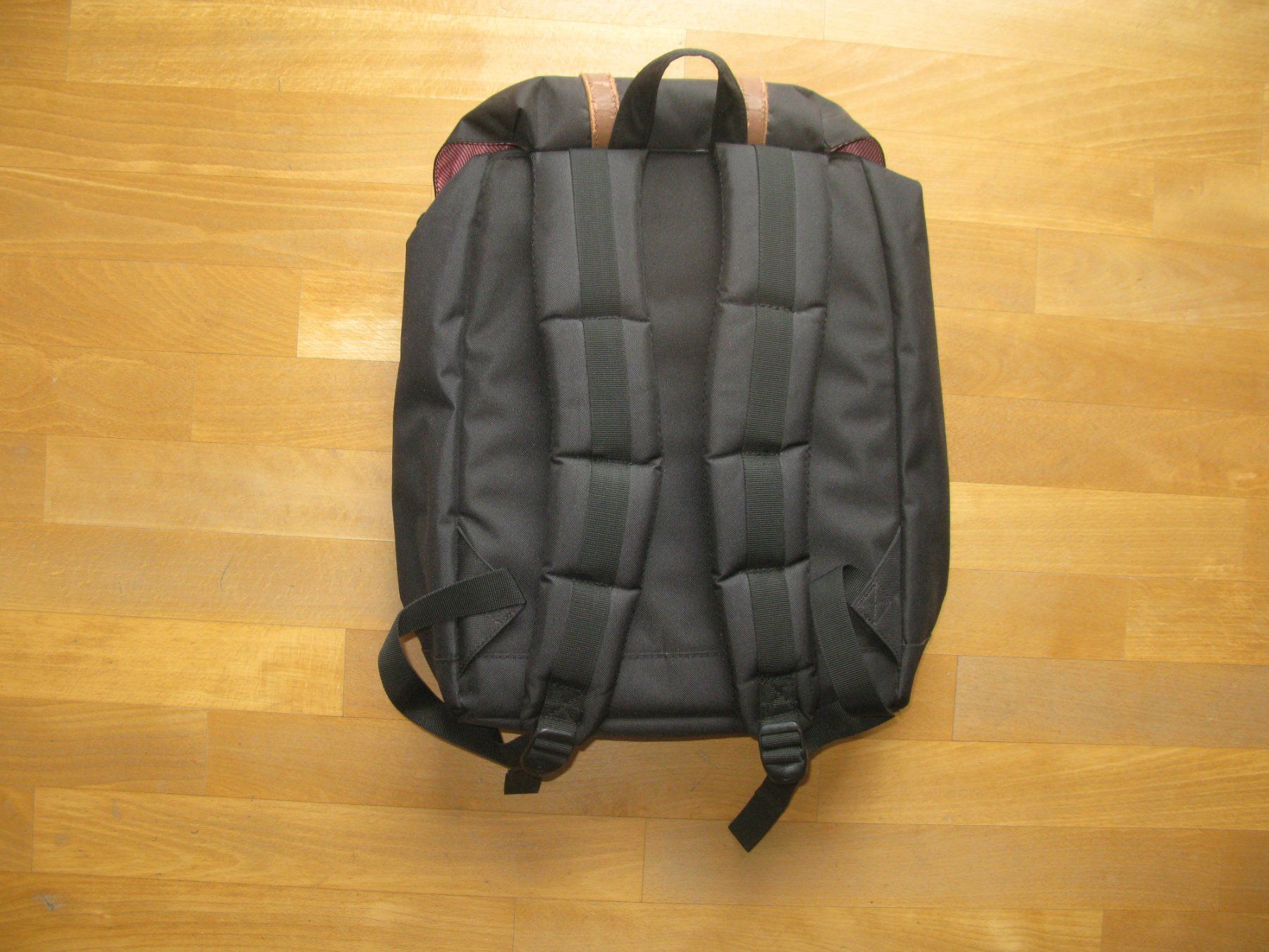 Herschel Zaini: klassischer original Herschel Rucksack in schwarz – Usato da Meilen venduto da Krokodil307 2