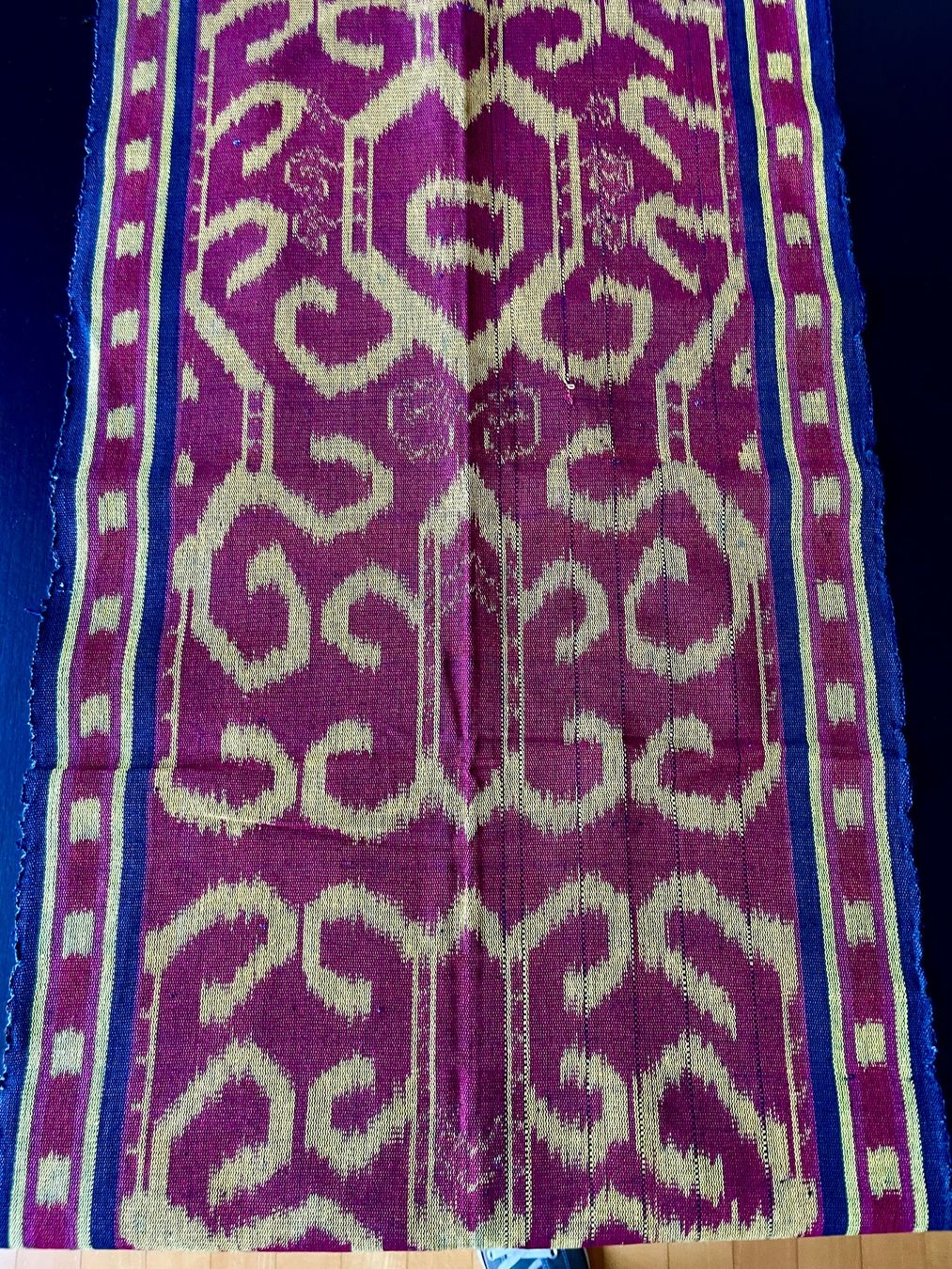 Tessuti: IKAT handgewoben 168 x 38 cm – Usato da Uster venduto da cityspider 2