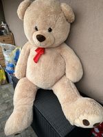 Ca. 1M60cm grosser Teddybär 🧸 in sehr gutem Zustand.
