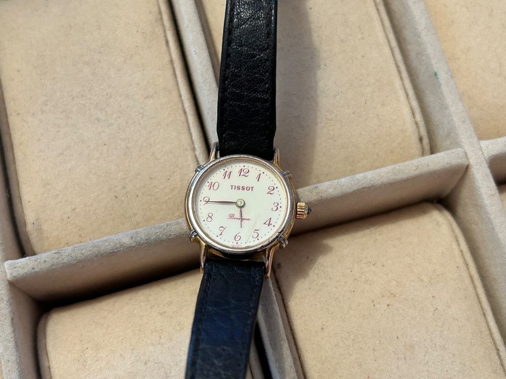 Montre Bracelet SUPER ASTRAL Pour Femme - Cadran Argenté, Acier Inoxydable - Réf. 71033 - Occasion