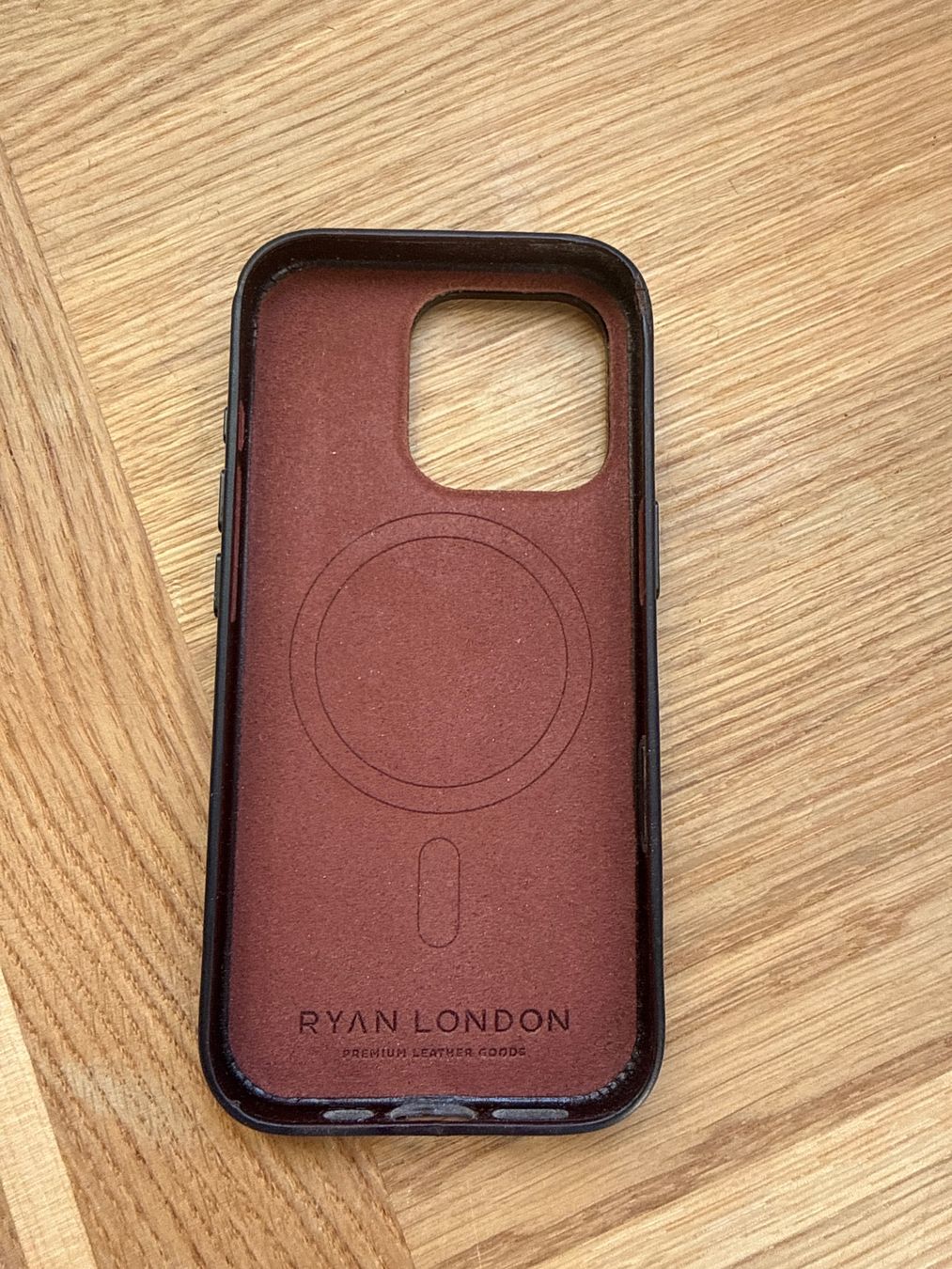 Apple Cover & Protezioni schermo: Diverse iPhone Hüllen – Usato da Basel venduto da Portfolio7 5