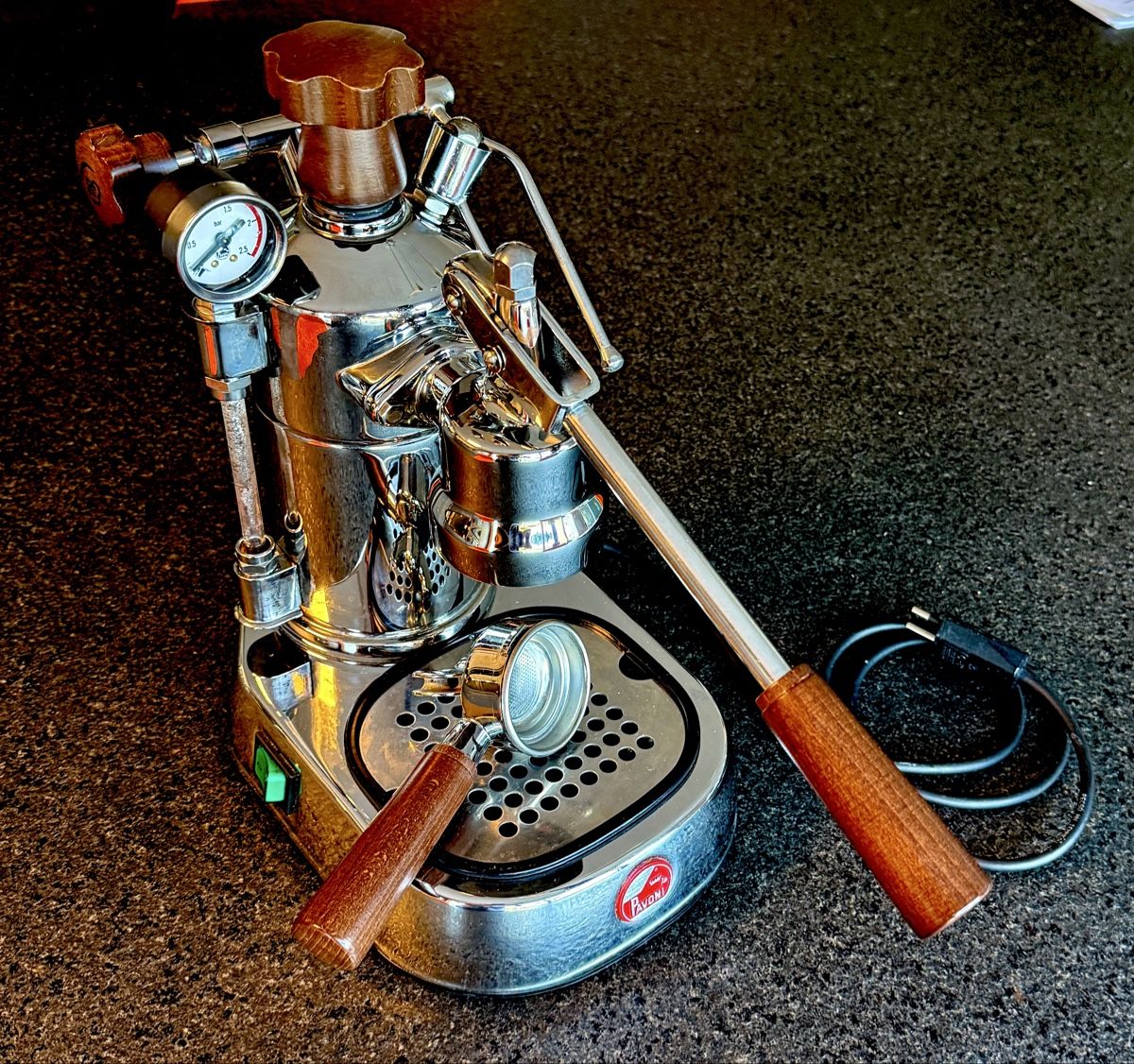 La Pavoni Macchine per caffè & Macchine per espresso: La Pavoni Professional Lusso High Design – Difettoso da Spreitenbach venduto da Gfoiera