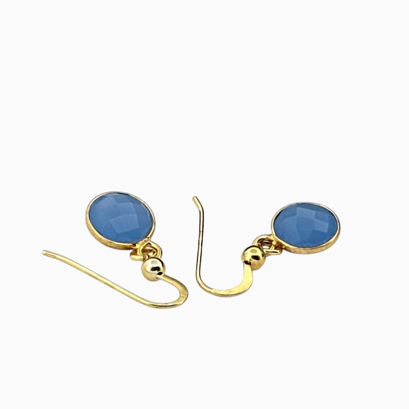 Olga Ribler Boucles d'oreille: Silberohrringe mit blauen Chalcedon – Neuf (Voir description) à Luzern par MonikaS03 2