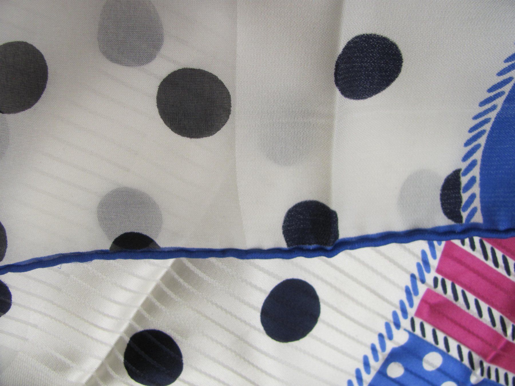 Foulard & Sciarpe: Foulard Christian Fischbacher – Nuovo (secondo la descrizione) da Vétroz venduto da magnolia5 4