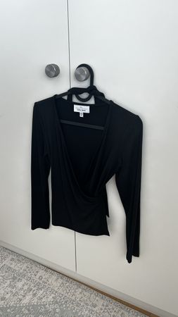 & Other Stories Wickelshirt, schwarz, Grösse XS