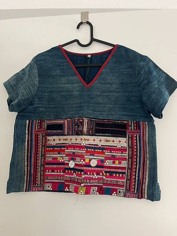 Gilets & Westen: Gilet thaïlandais brodé à la main – Gebraucht aus Sion von Alvaten