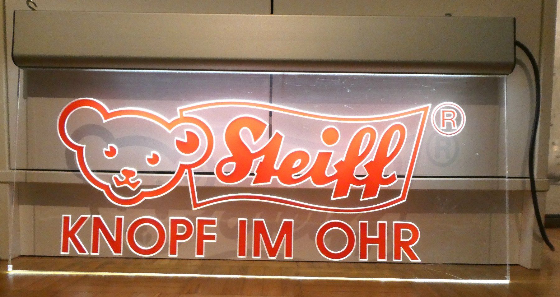 Steiff Leucht Display Plexi 70 x 37 cm Rarität (Gebraucht) in Zofingen ...