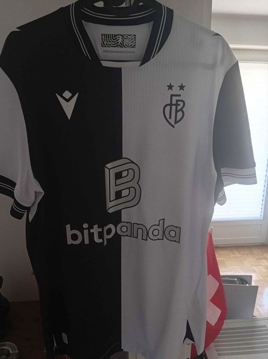 Canottiere & Pantaloni: FC BASEL Ajeti Trikot Gr.M – Usato da Basel venduto da kleinerprinz