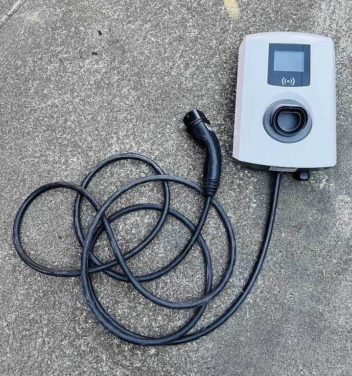 Caricabatterie: Alfen Wallbox Ladestation E-Auto RFID jg 2021 – Usato da Münchenstein venduto da fat.h 2
