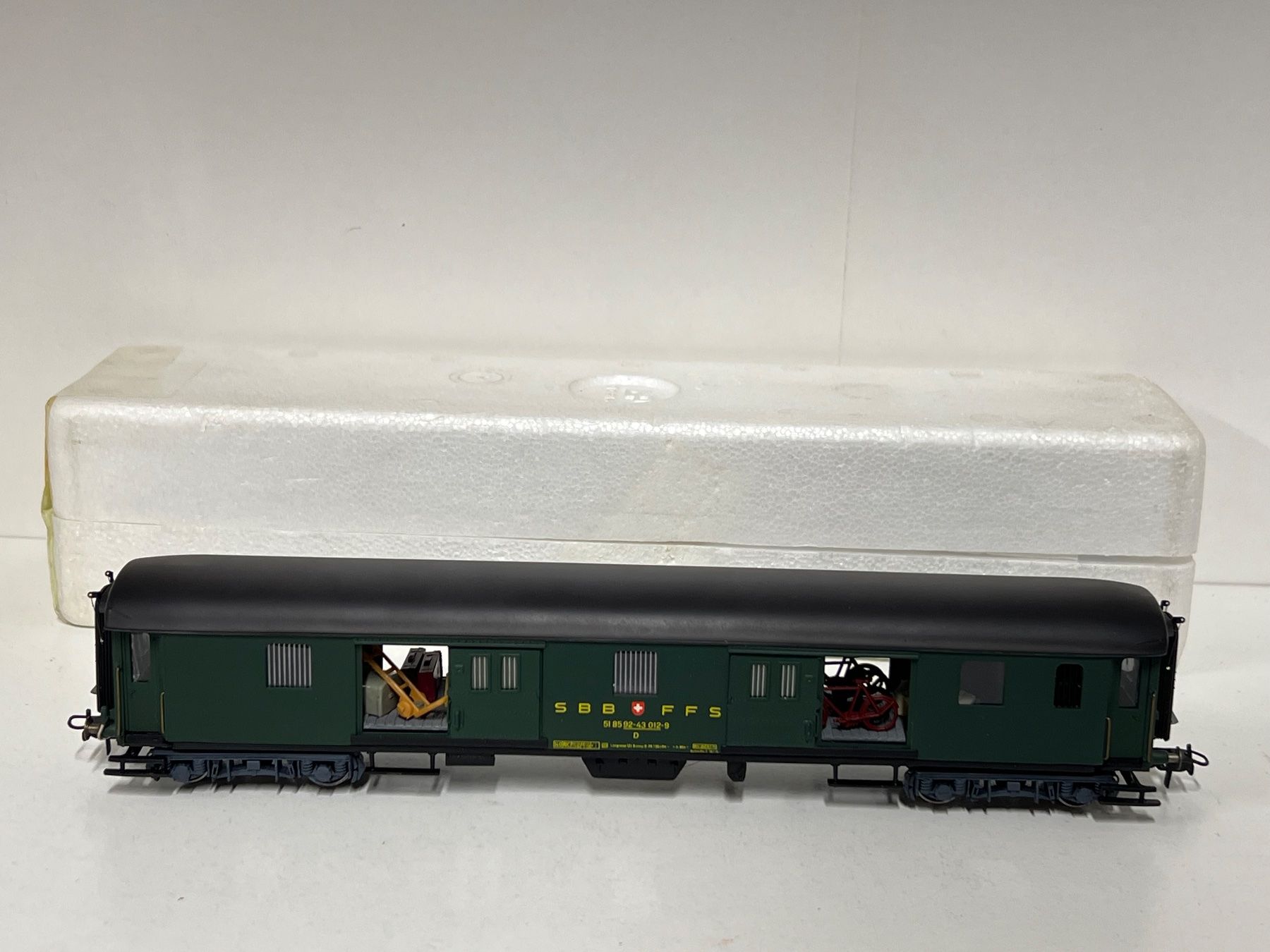 Metropolitan Modellini di ferrovie: Metrop 7080  SBB  Fourgon-Gepäckwagen H0 DC – Usato da Neuenhof venduto da ludovicco 2