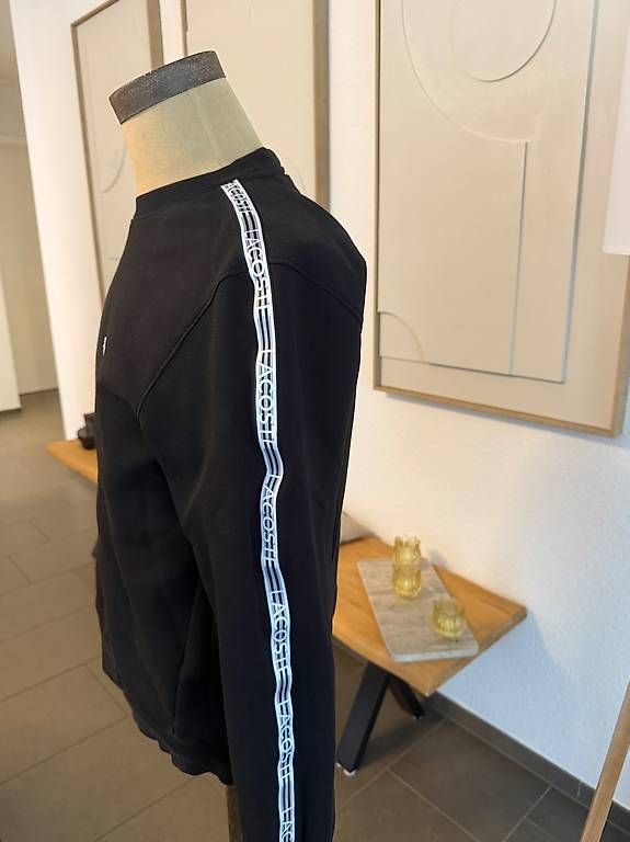 Pulls & Sweat-shirts: Lacoste Schwarz – D'occasion à Brüttisellen par noelzul 3