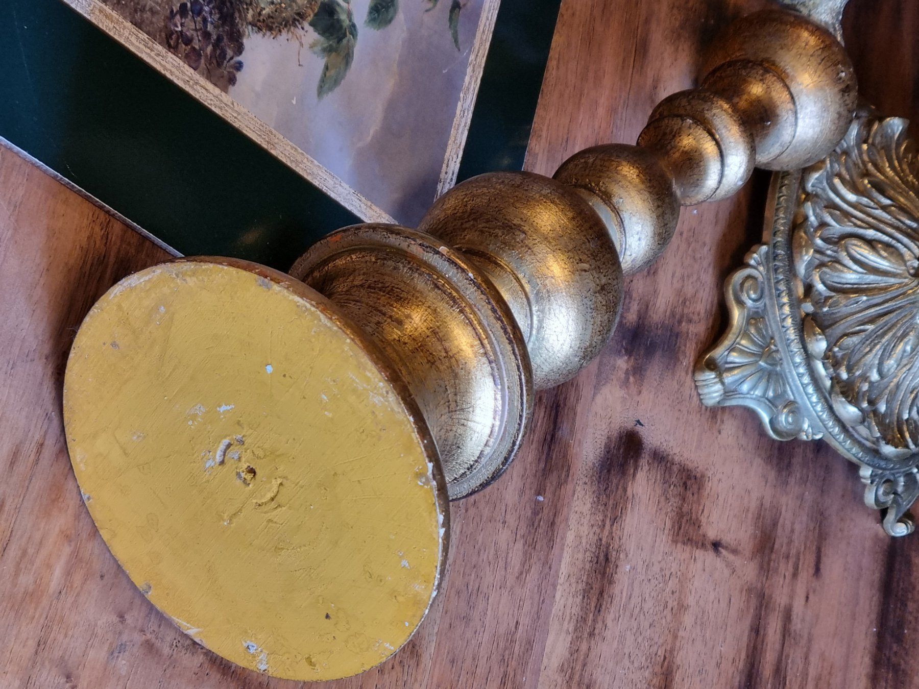 Portacandele: Antiker grosser Kerzenständer goldfarben – Usato da Scharnachtal venduto da devin03 5