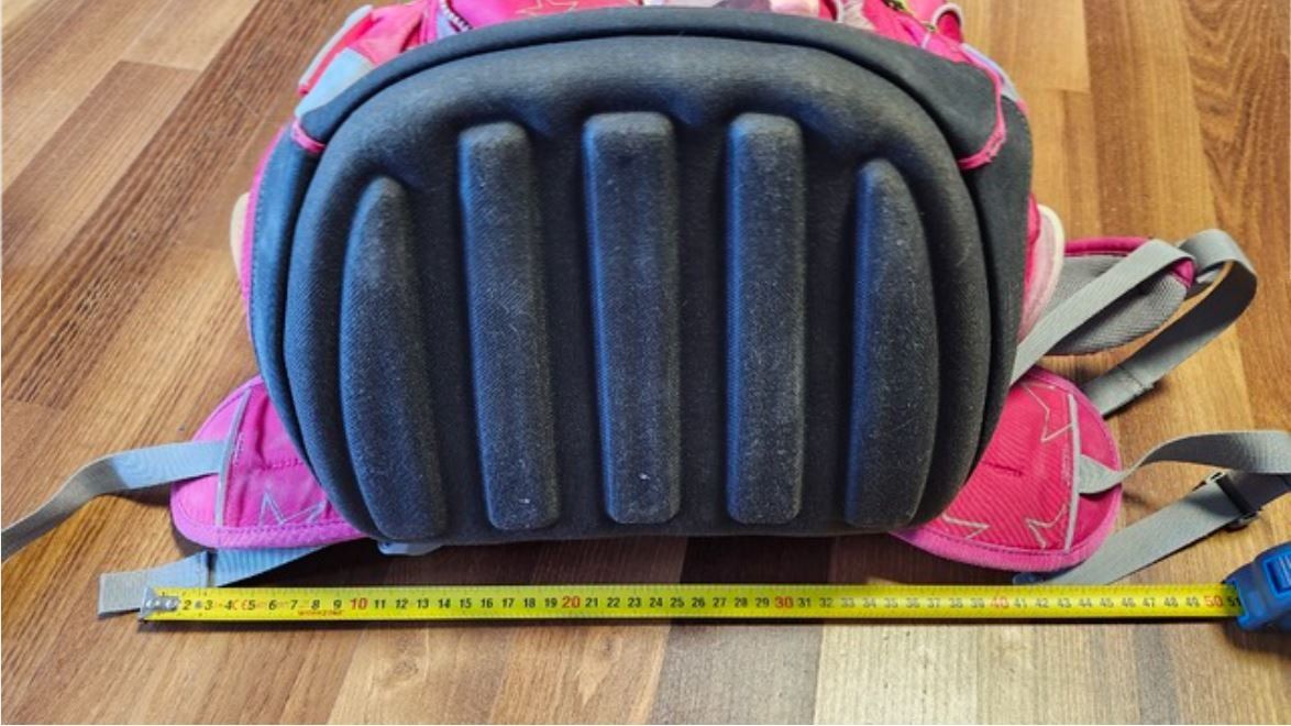 Ergobag Kindertaschen: Mädchen Schultasche - "ErgoBag" 5- teilig – Gebraucht aus Brig von Mike69 5