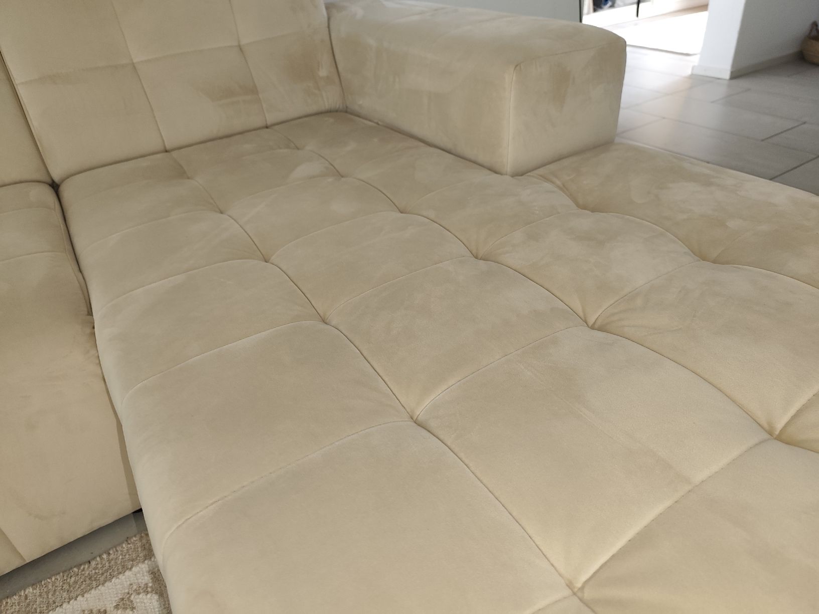 Sofas: wunderschöner Designer Sofa in Beige Samt – Neu (gemäss Beschreibung) aus Luzern von Kanzo82 3