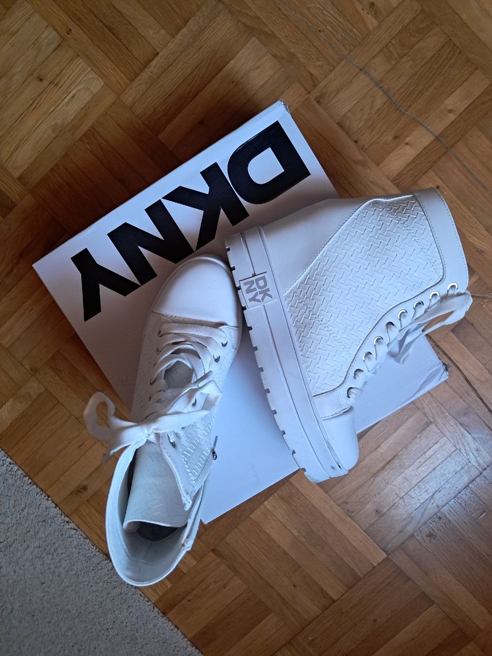 DKNY Scarpe da donna: DKNY Keilabsatz Snaeker 38 – Usato da Kefikon TG venduto da theratpack20 5