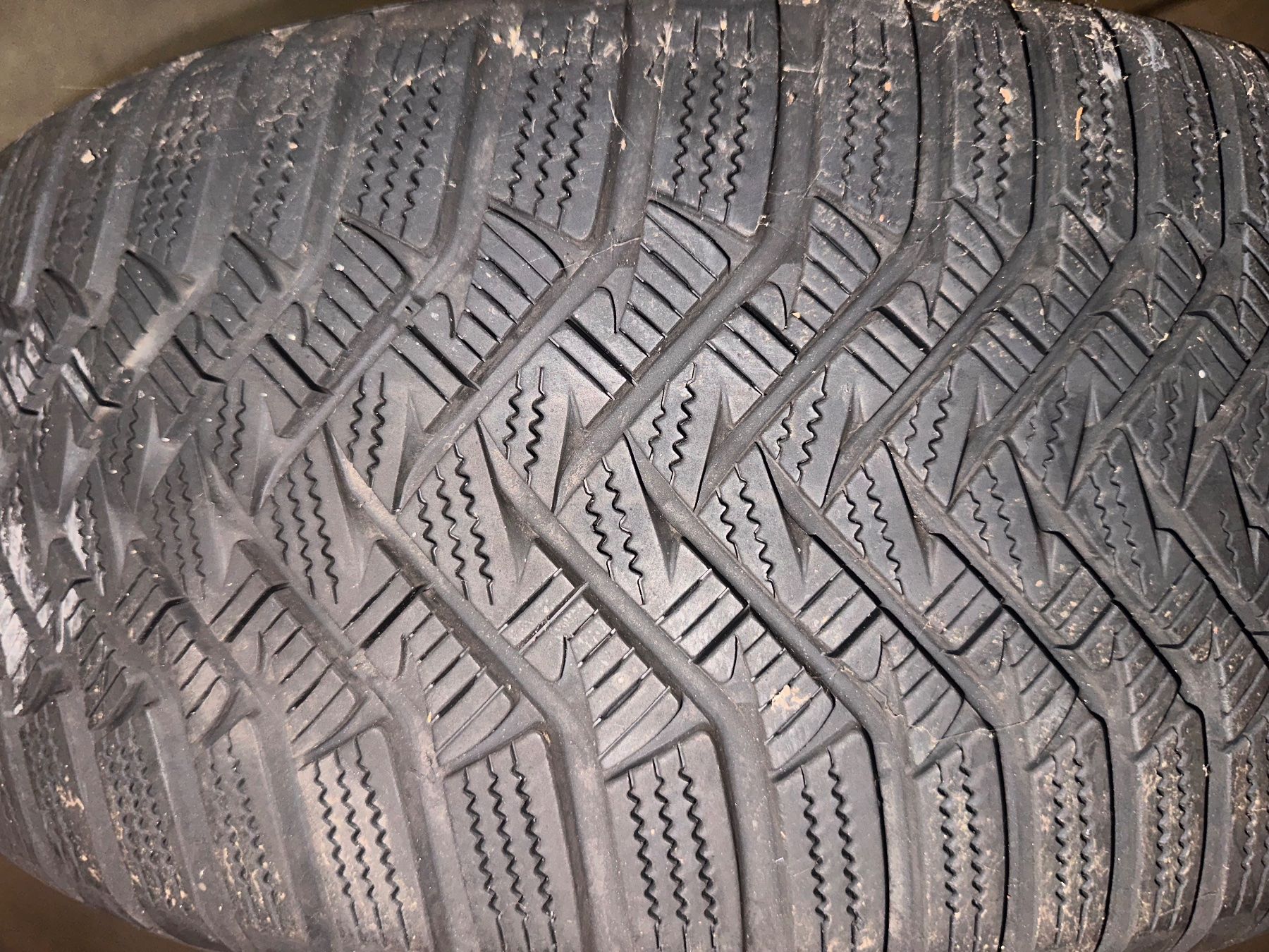 Pneus & Roues: Winterreifen – D'occasion à Thun par sladi22