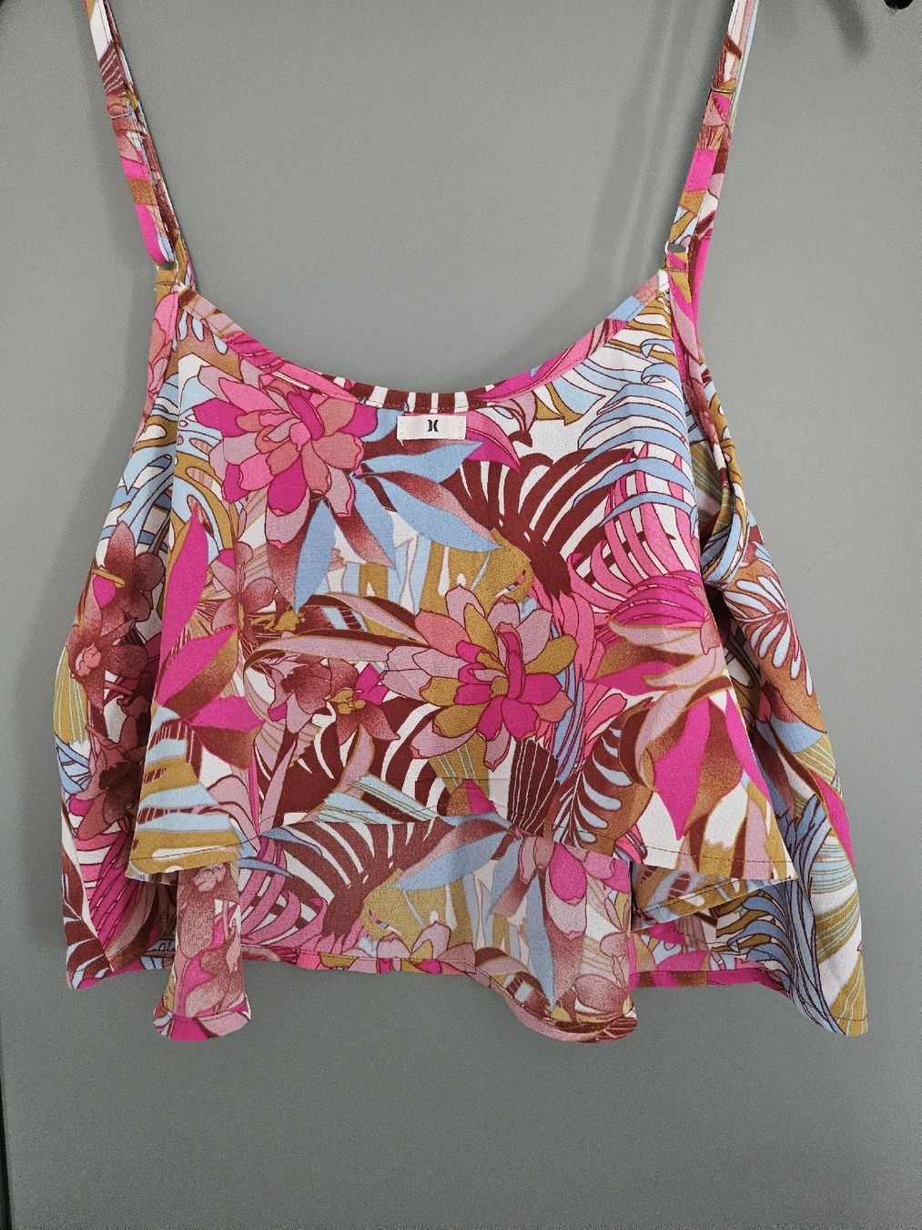 Tops: Top surf Hurley avec fleurs – Neu und originalverpackt aus La Tour-de-Peilz von mar_2r26 2
