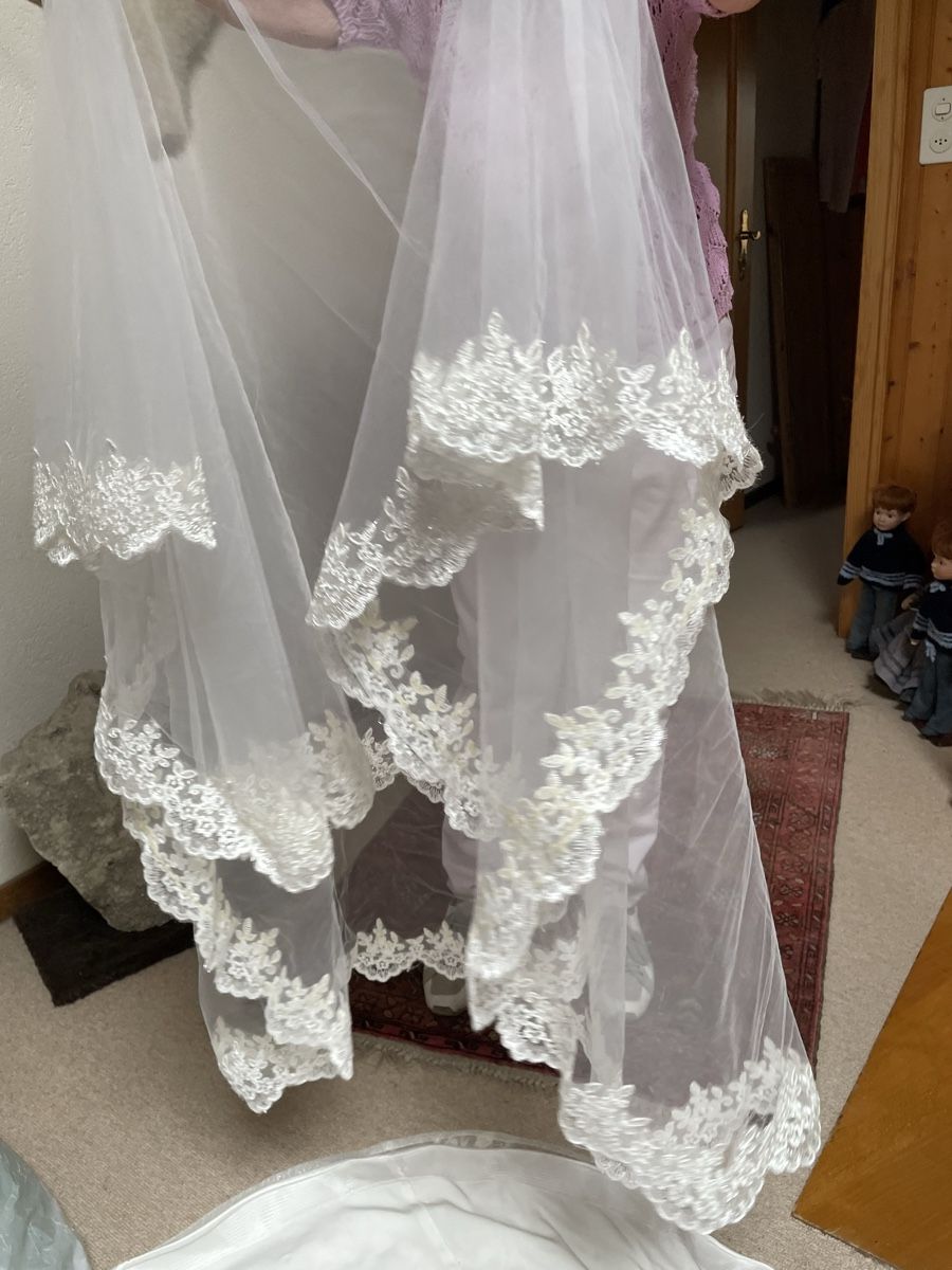 Vestiti: Hochzeit Kleid – Usato da Reinach AG venduto da M_2024 4
