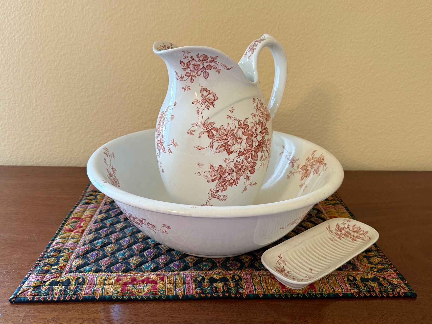 Villeroy & Boch Ciotole: Villeroy & Boch Waschgarnitur Eckenrose 3-teilig – Usato da Itingen venduto da uhu777