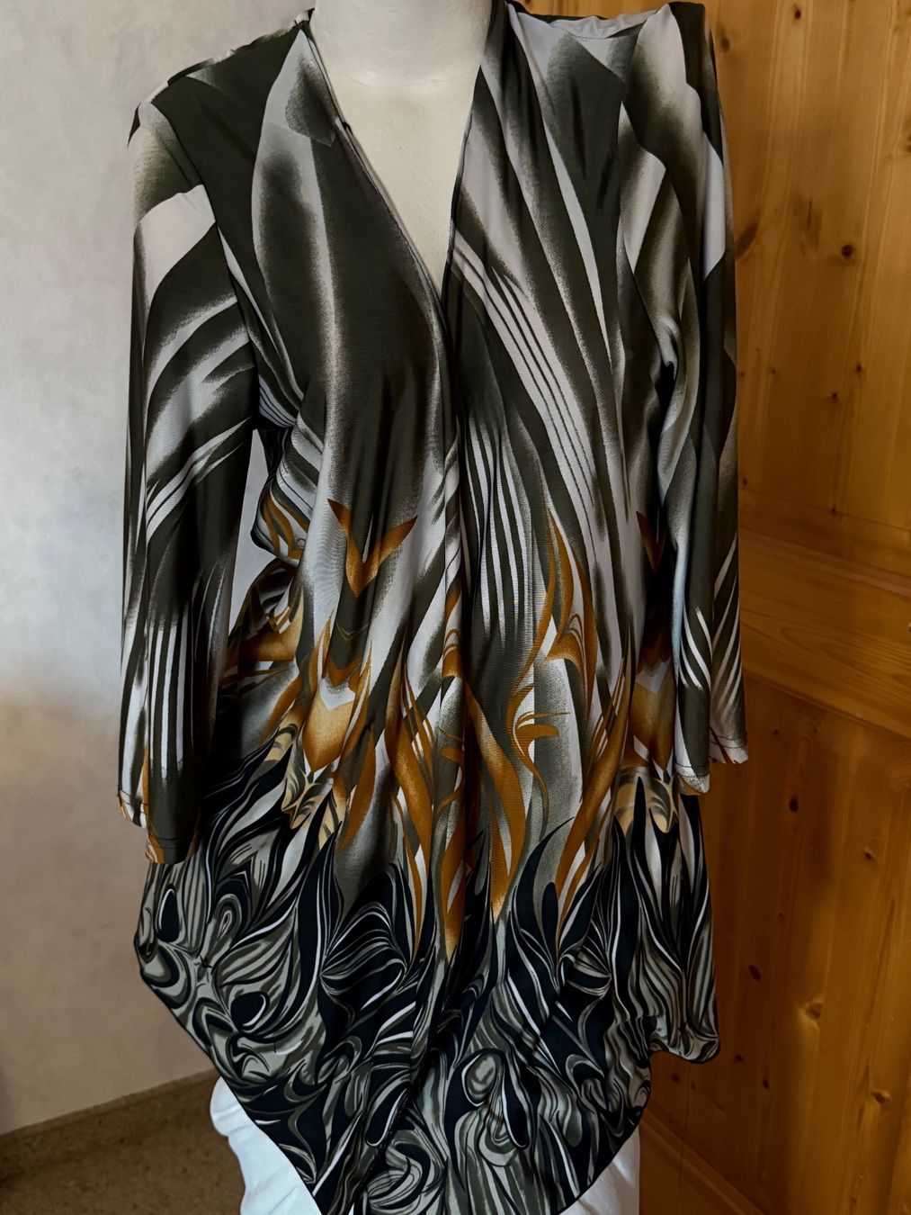 Blusen: Modische Damen Sommer Jacke Bluse Grösse 40 – Gebraucht aus Hundwil von Sandysan1702 2