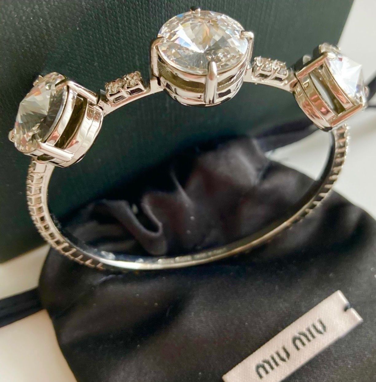 Miu Miu Bracciali & Braccialetti: MIU MIU Armreif – Nuovo e nell'imballaggio originale da Fruthwilen venduto da LaFleureBlanche