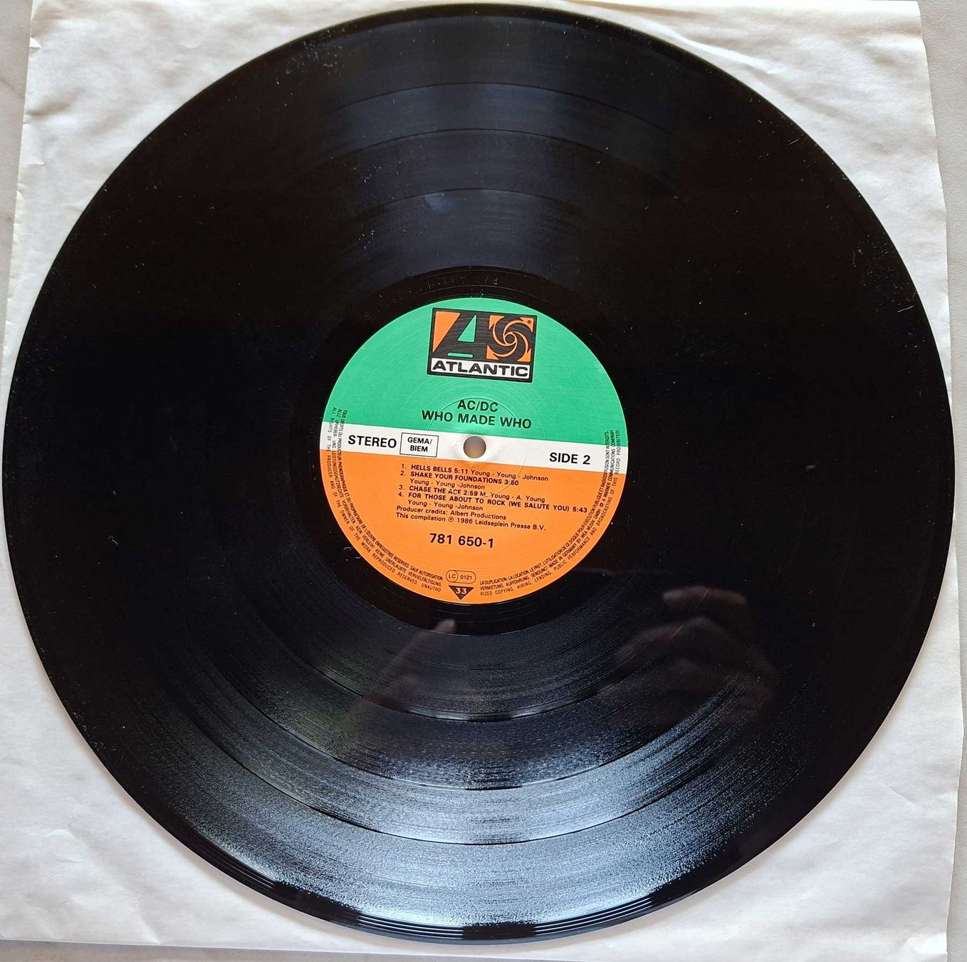 Schallplatten: AC/DC - Who made who – Neu (gemäss Beschreibung) aus  von  3