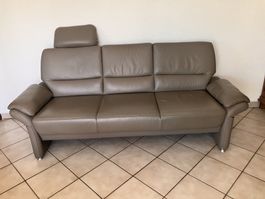 Canapé 3 places et 2 fauteuils en cuir taupe FMI Munzer