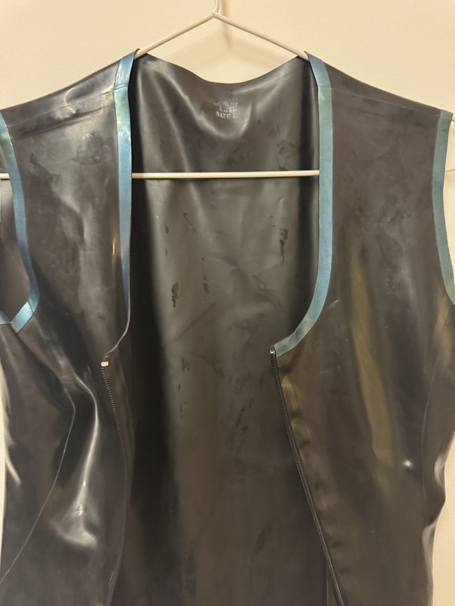Gilet & Giacche senza maniche: Latex Gilet  – Usato da Meisterschwanden venduto da sim_2nwm 1