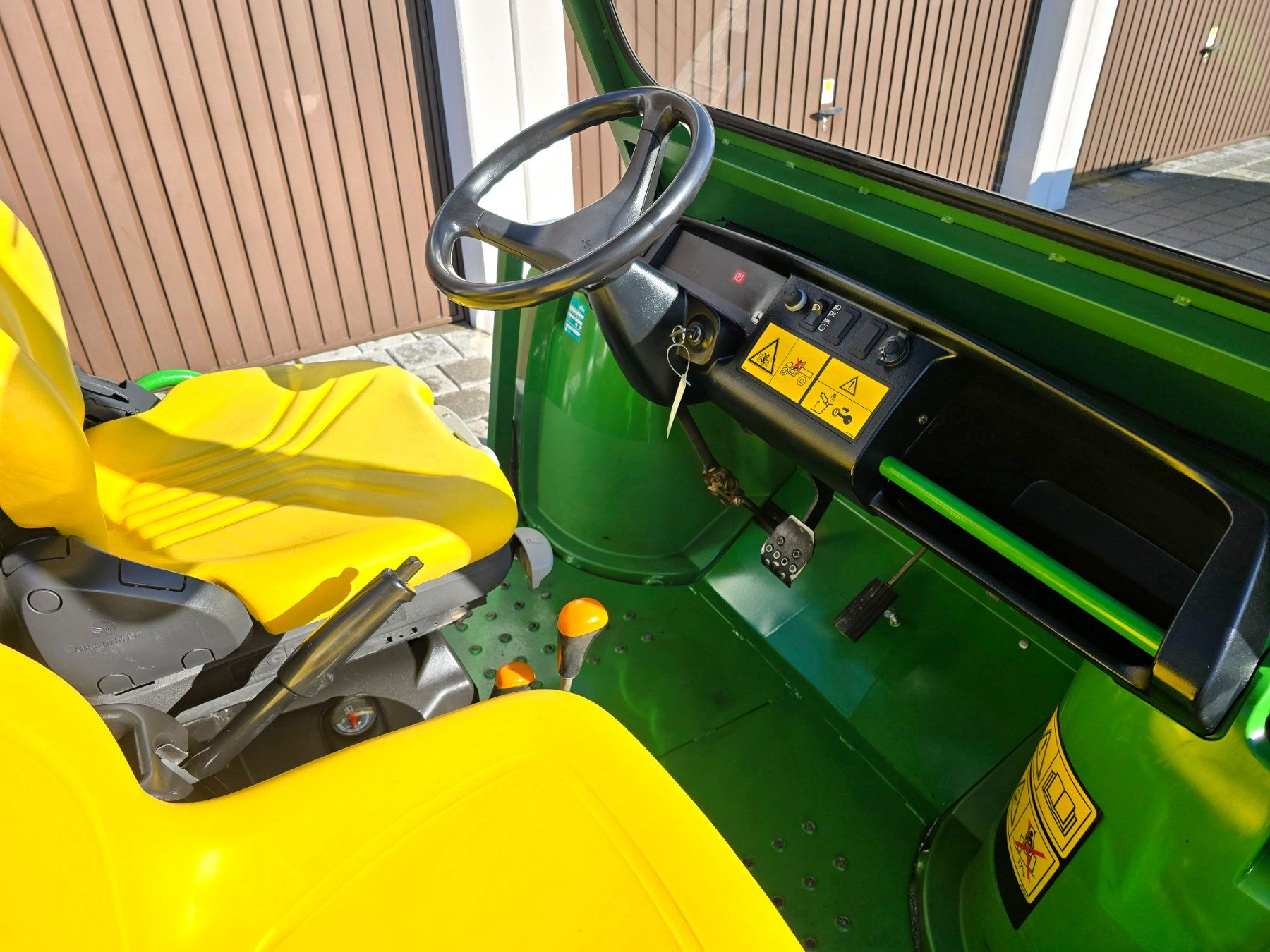 John Deere Trattori: John Deere Gator 4x2 TX – Usato da Reinach AG venduto da Seeblick.24 7