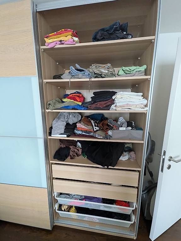 Ikea Armadi: Ikea Pax Schrank 200x236 – Usato da Lachen SZ venduto da pok_s2v8 2