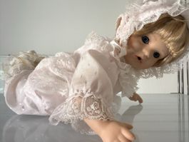 Porzellanpuppe
