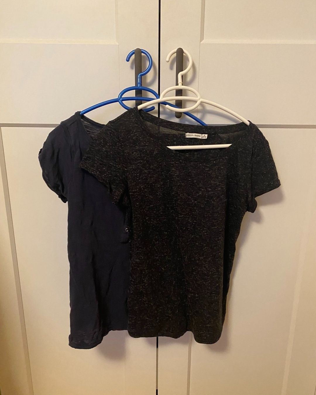 Kleiderpakete: 2 T-Shirts rundhals Ausschnitt Gr. M – Gebraucht aus Unterengstringen von cck_