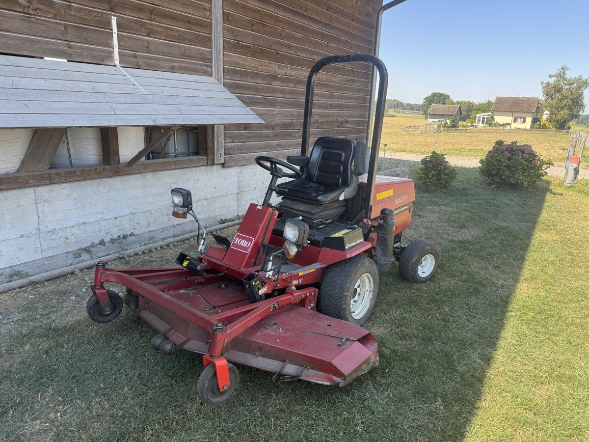 Toro Tagliaerba: Rasentraktor Toro Grundmaster 223D  – Usato da Winden venduto da farmalld439