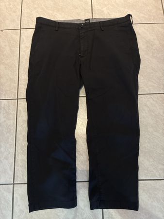 Pantalon Hugo Boss noir taille 50 bon état