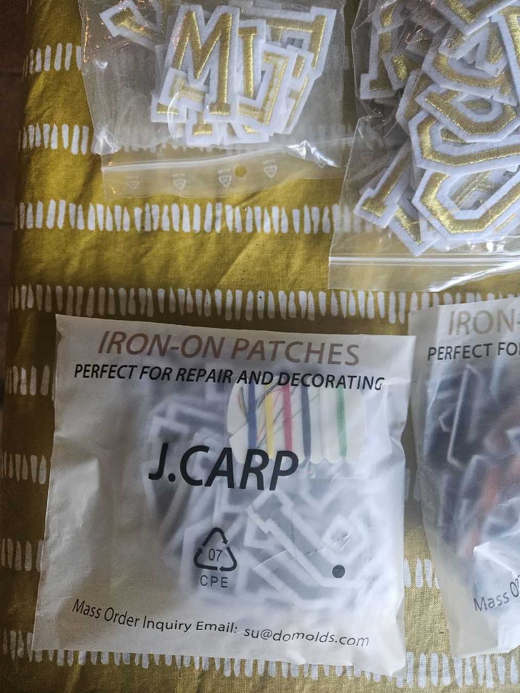 Patches: gros lot de lettres brodées a coller – Neu (gemäss Beschreibung) aus Thônex von lacomtessedesfees 3
