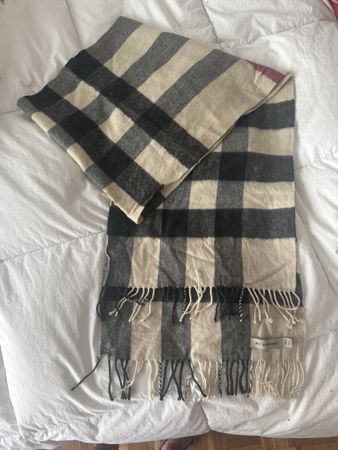 Écharpe Burberry cachemire authentique motif classique noir