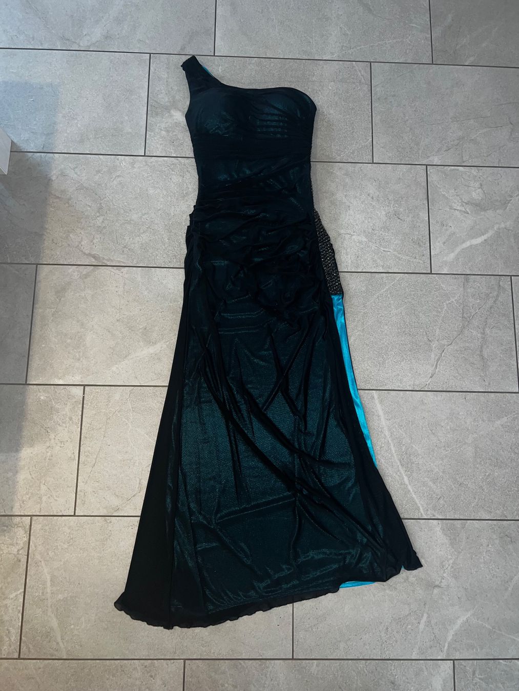 Vestiti: Abendkleid – Usato da Schübelbach venduto da rosaria17