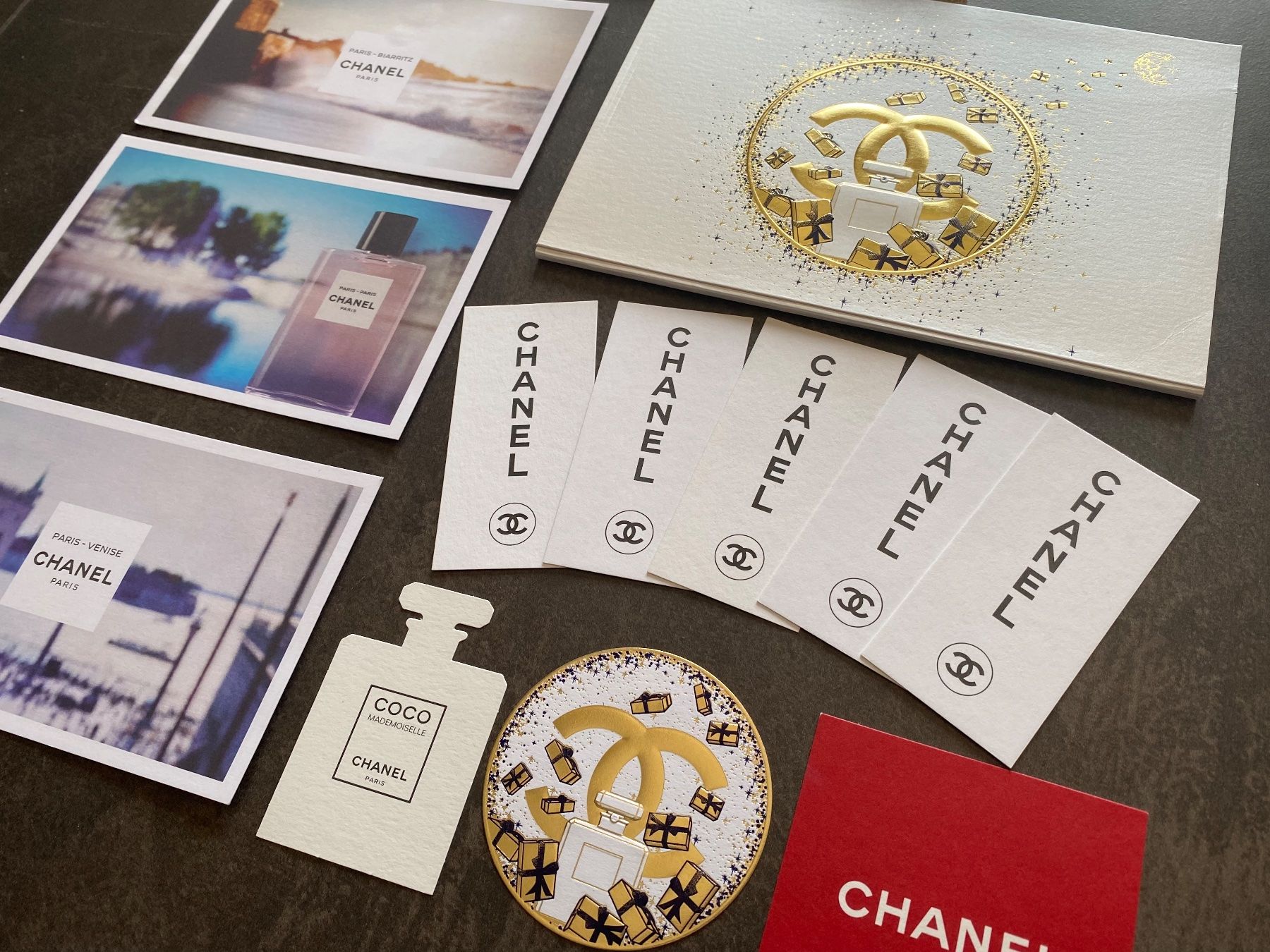 Cartoline postali: 3 Postcards : Chanel, Set (12 pcs) – Usato da Collombey venduto da Cards07 1