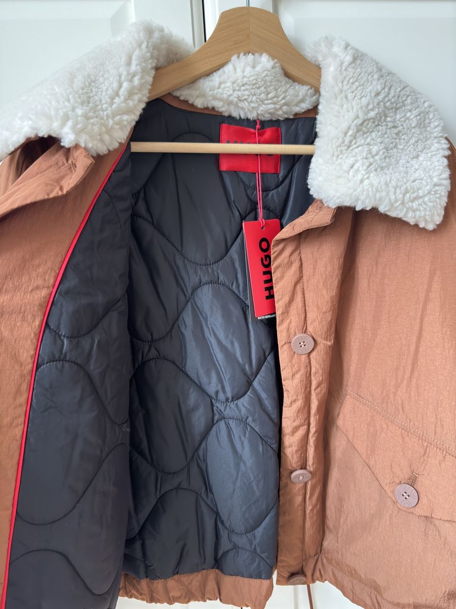 Hugo Boss Giacche: HUGO Jacke Teddyfell Braun Grösse S – Nuovo e nell'imballaggio originale da Thalwil venduto da Iconicfashion 1