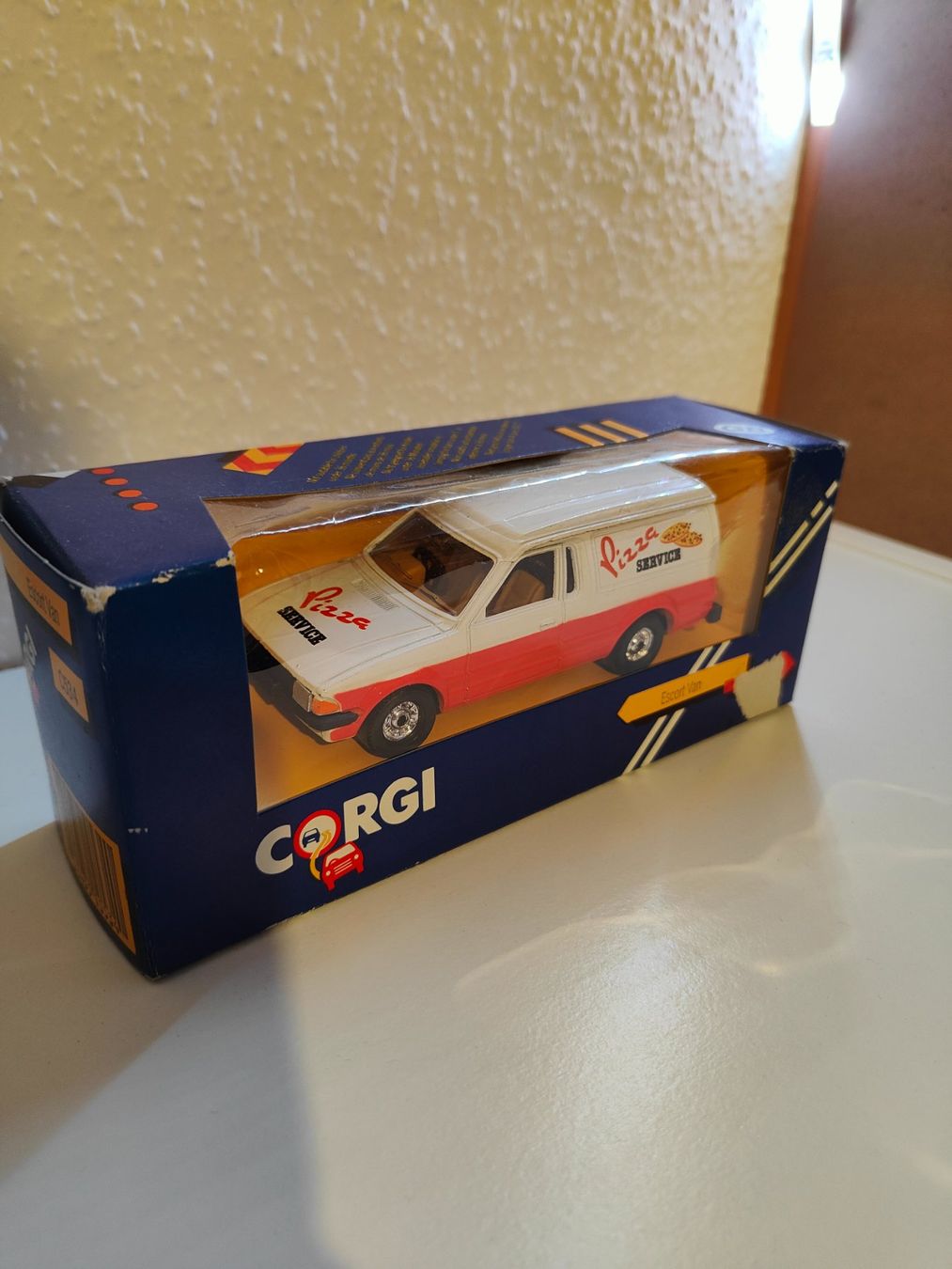 Corgi Toys Modellini d'auto: Corgi Pizza Service Lieferwagen – Usato da Wittinsburg venduto da MrSascha