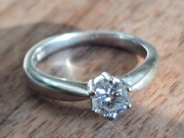 Klassischer Solitär Diamant Ring 18K WG 0.55ct. Tw, VS1